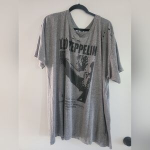 Daydreamer Gray Short Sleeve Tee with Graphic Design